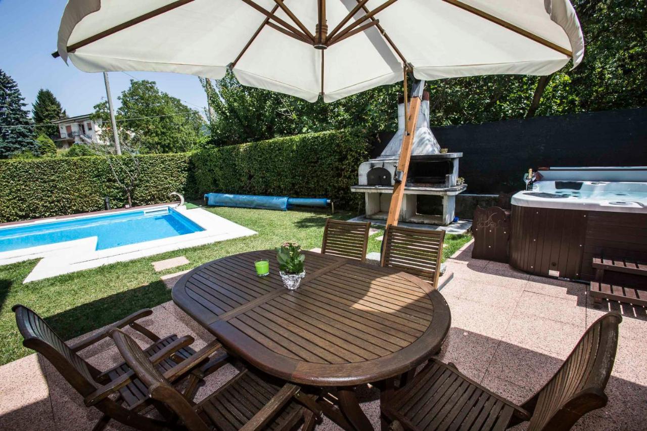 Jane E Jolie Holiday Home Private Swimming Pool 2