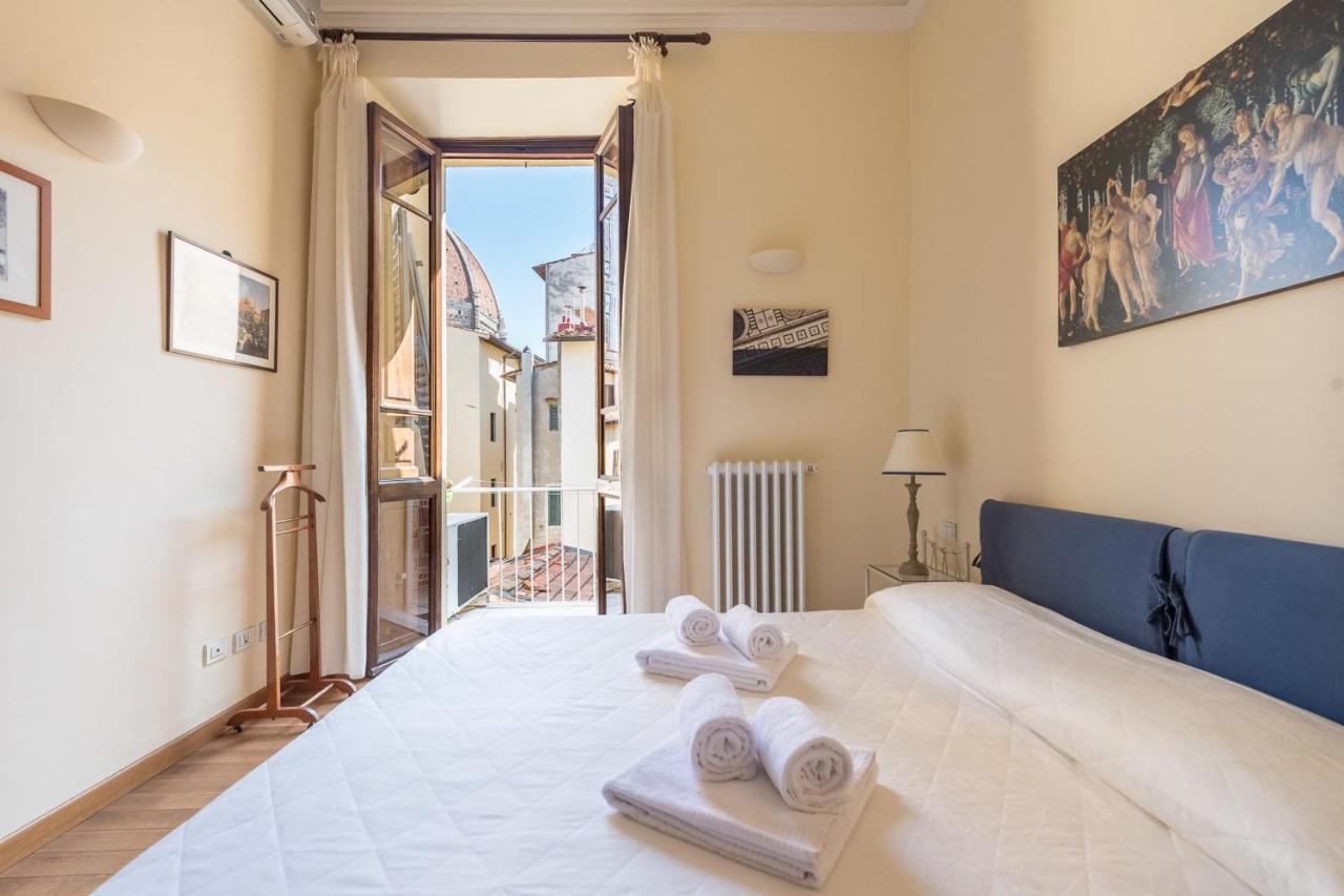 Charming 2bed Apartment Overlooking Duomo - Hosted by Sweetstay