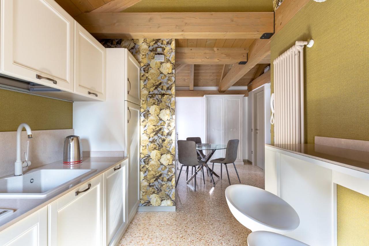 Ca' Cappello Venice Apartment 2 with Canal View 2
