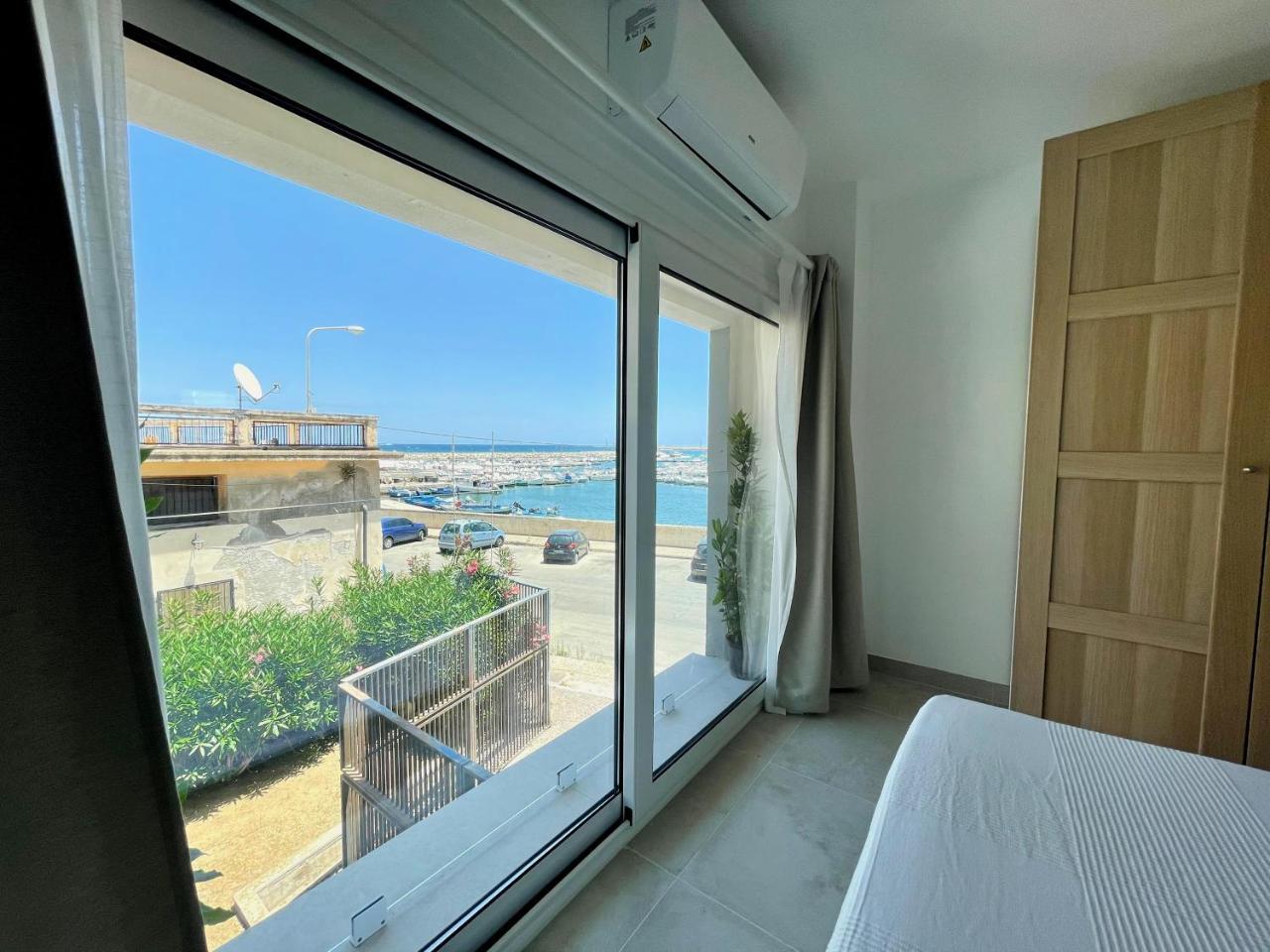 Eos Sea View Apartments 1