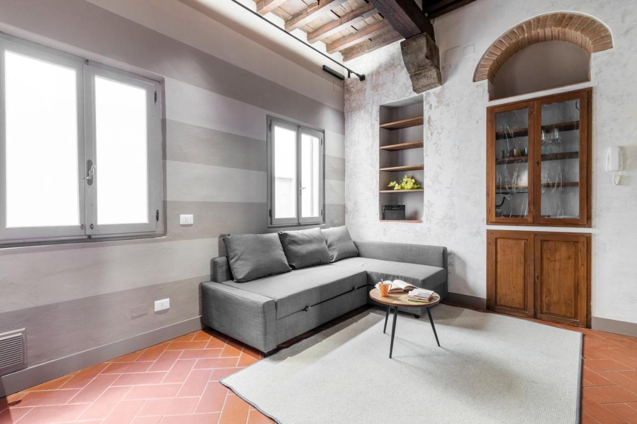 Santa Trinita Industrial Flat 1