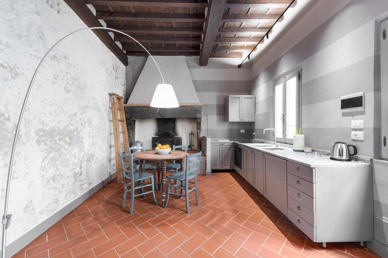 Santa Trinita Industrial Flat