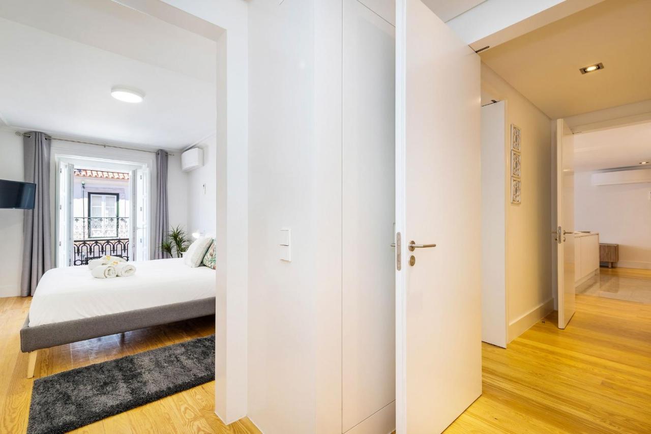 Stunning 2bdr Apartment in Chiado by Lovelystay 2