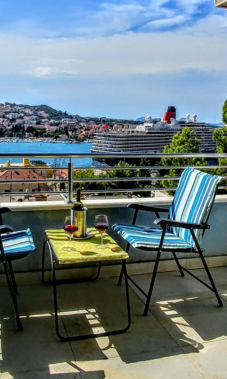Beautiful 2 Bedroom 2 Bathroom Sea View, Free Parking 1