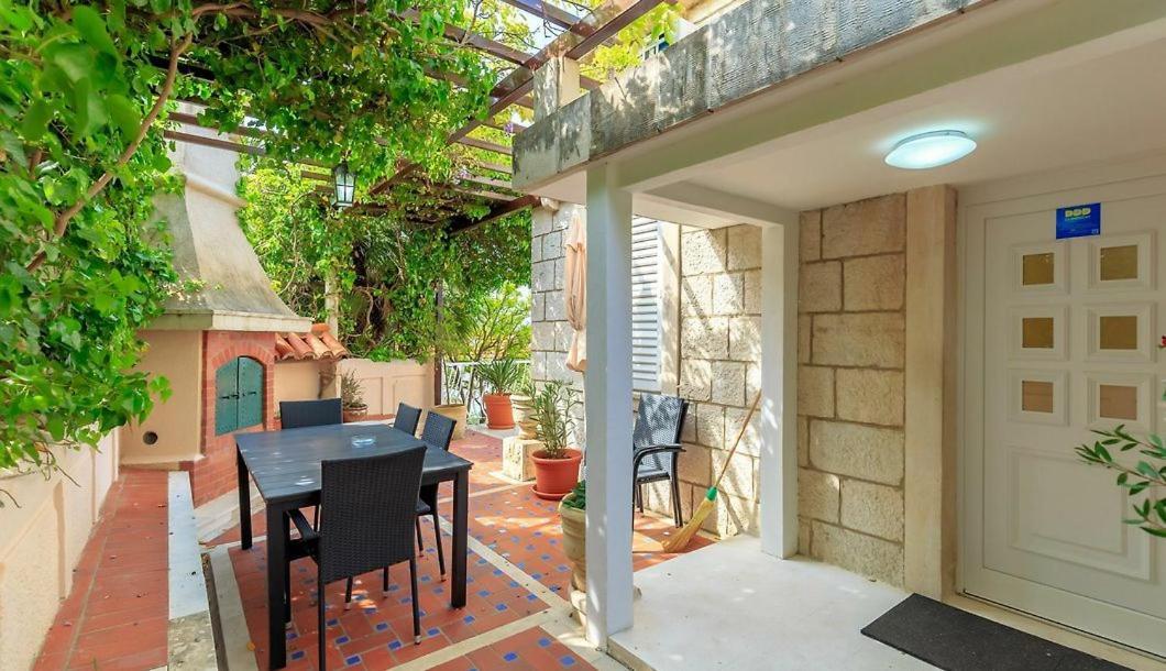 Apartment Dube 1