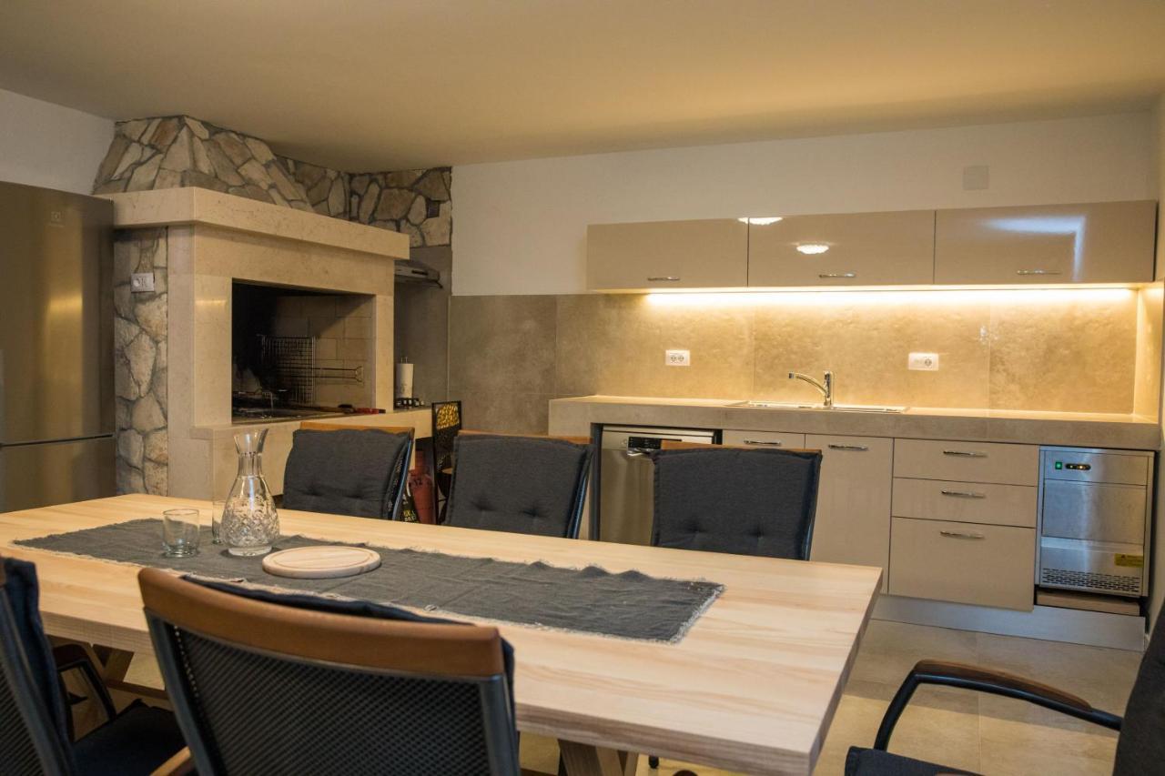 Villa Enigma 1
