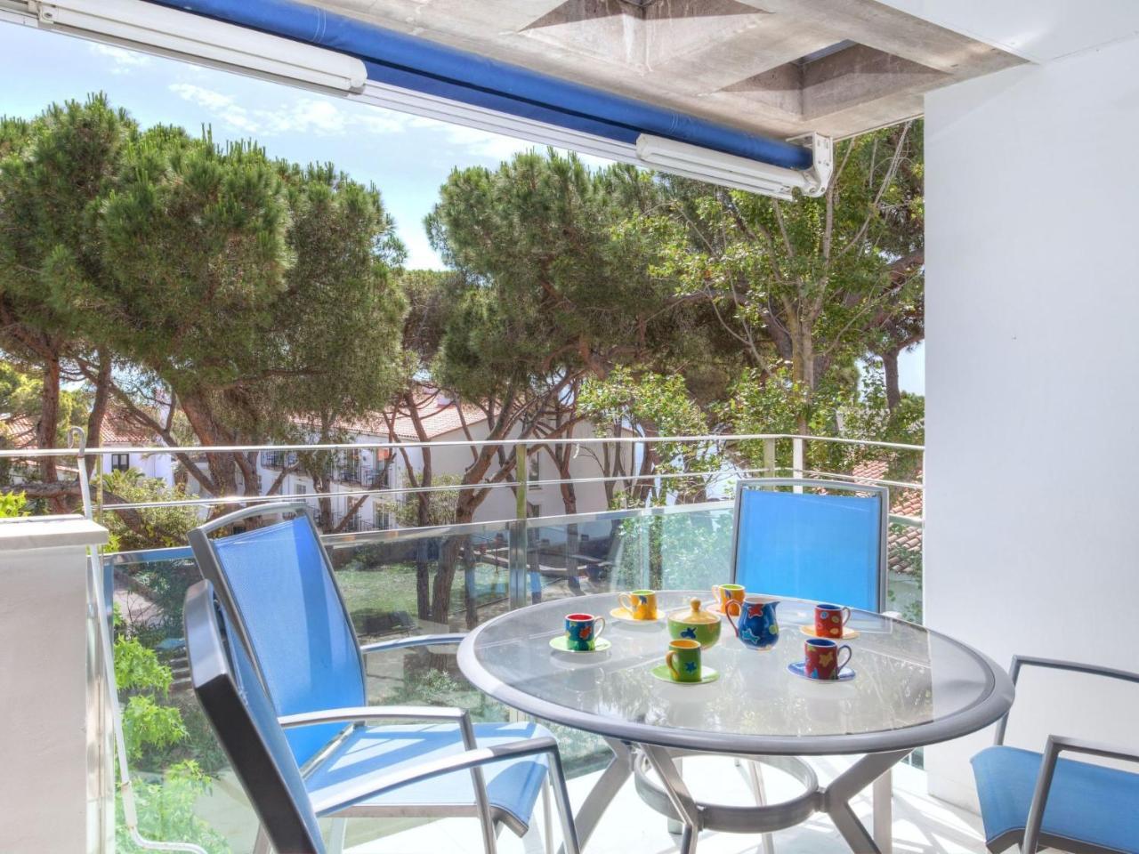 Holiday Home Crystal by Interhome