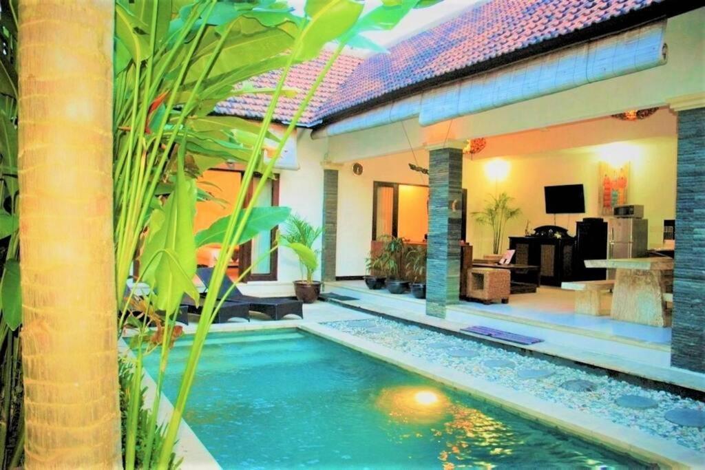 Villa Cris - Heart of Legian 3 Bedrooms, 3 Bathrooms