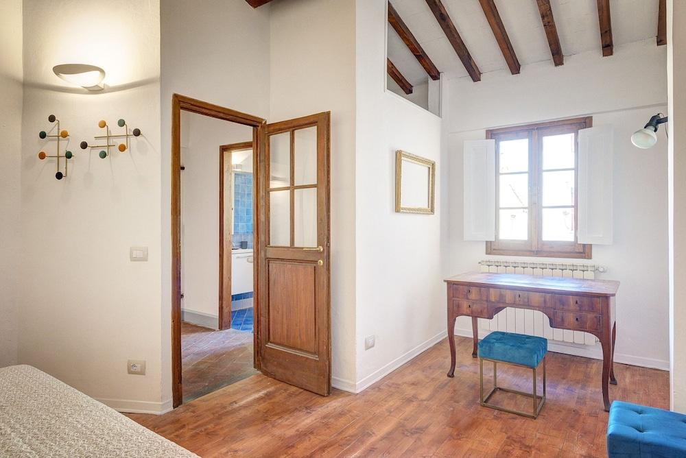 Ginevra Apartment by Firenze Prestige