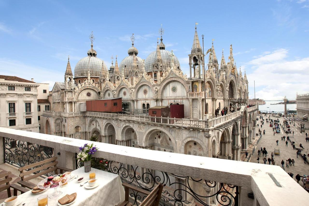 Due Leoni Terrace in St Mark's Square 2