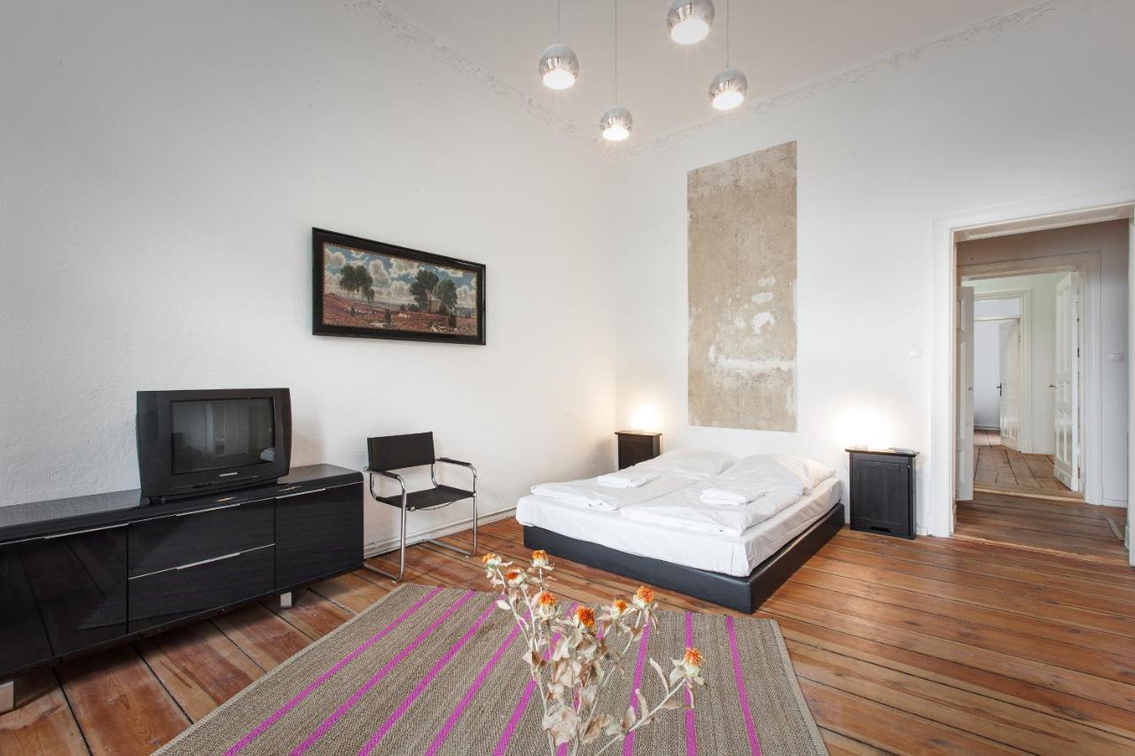 3 Bedroom Apartment (Acere) 2