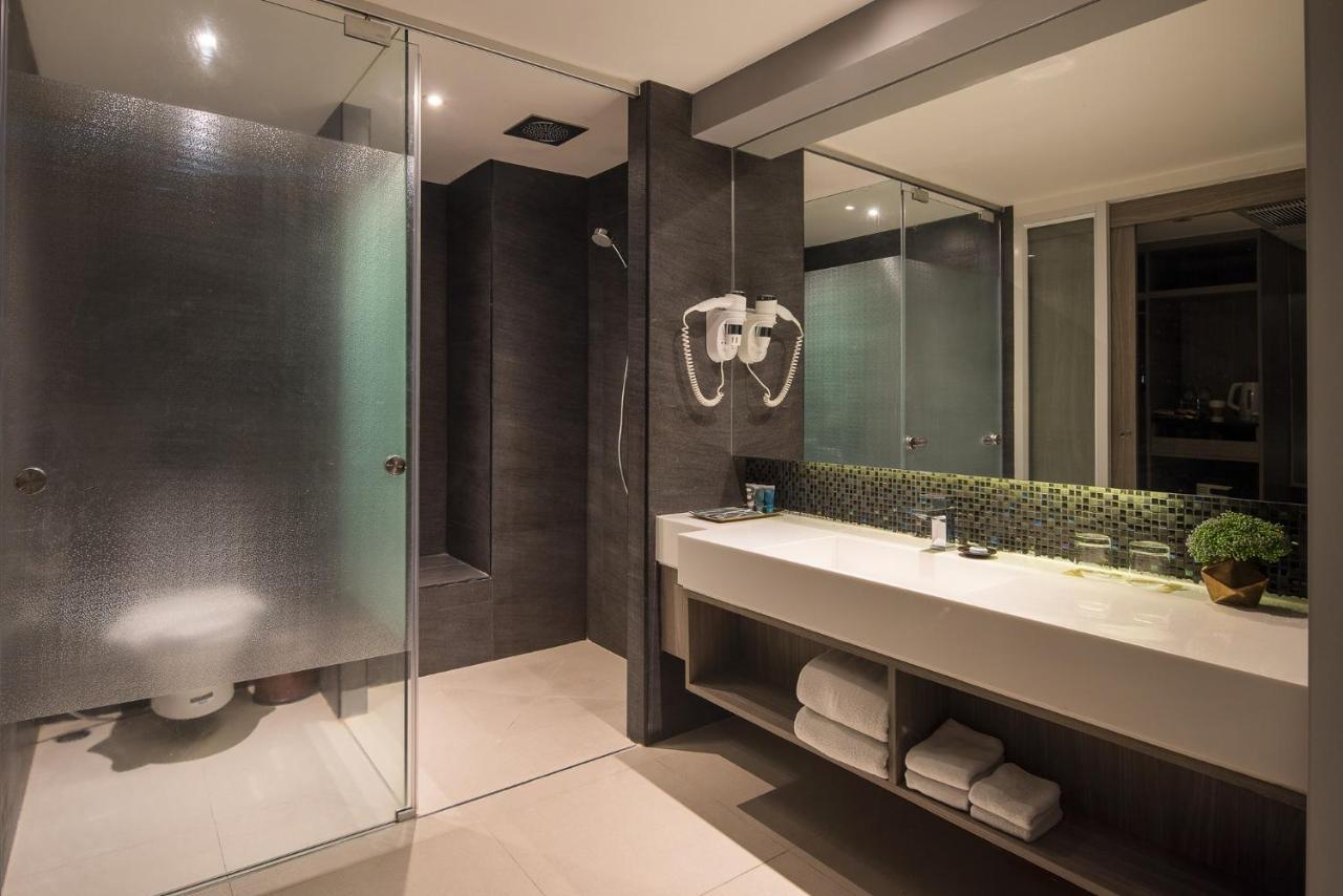 Grand 5 Hotel & Plaza Sukhumvit Bangkok 1