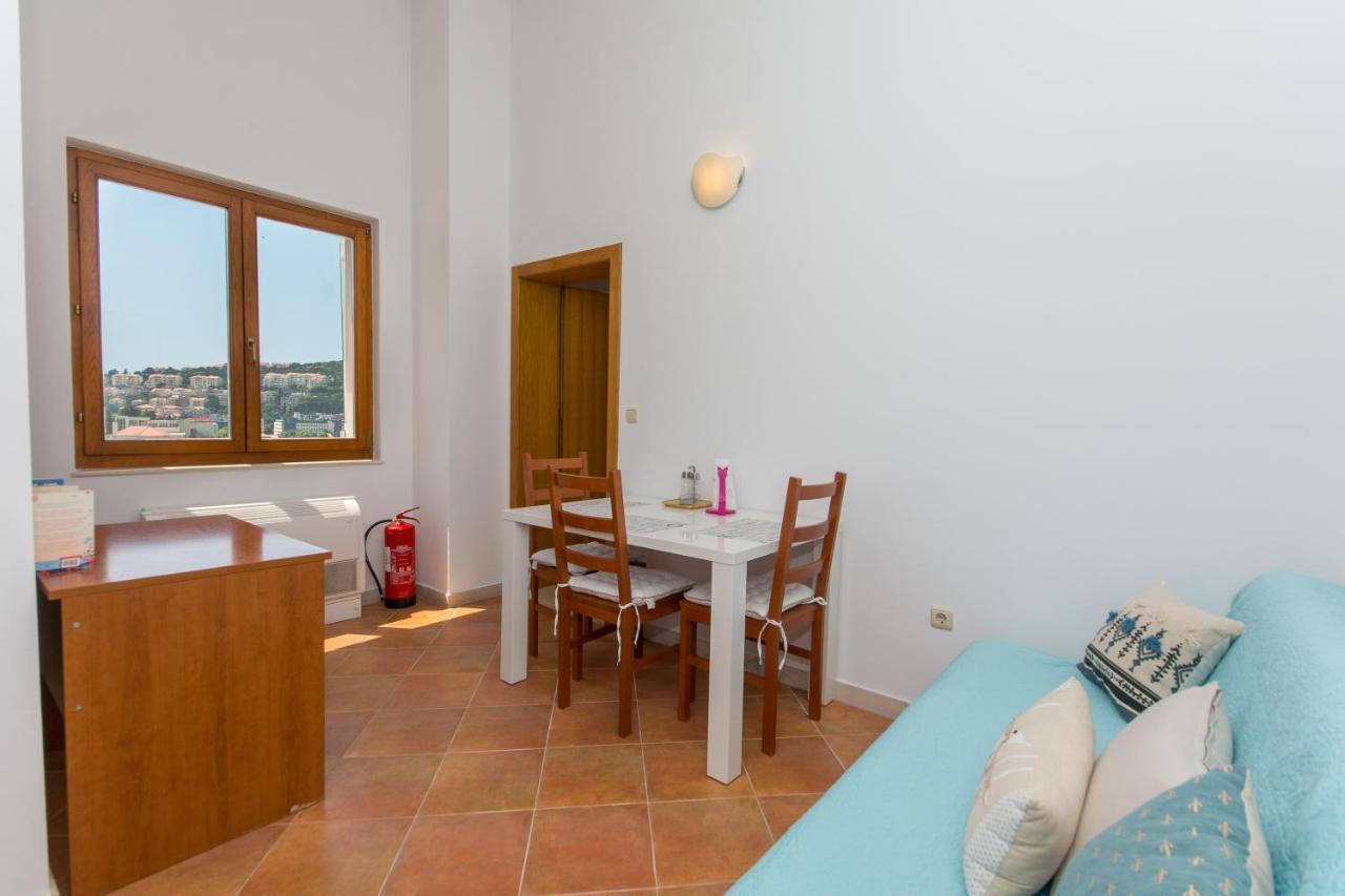 Modern Apartment with Sea View 2
