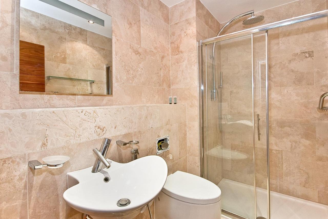 Sloane Square Apartments 1