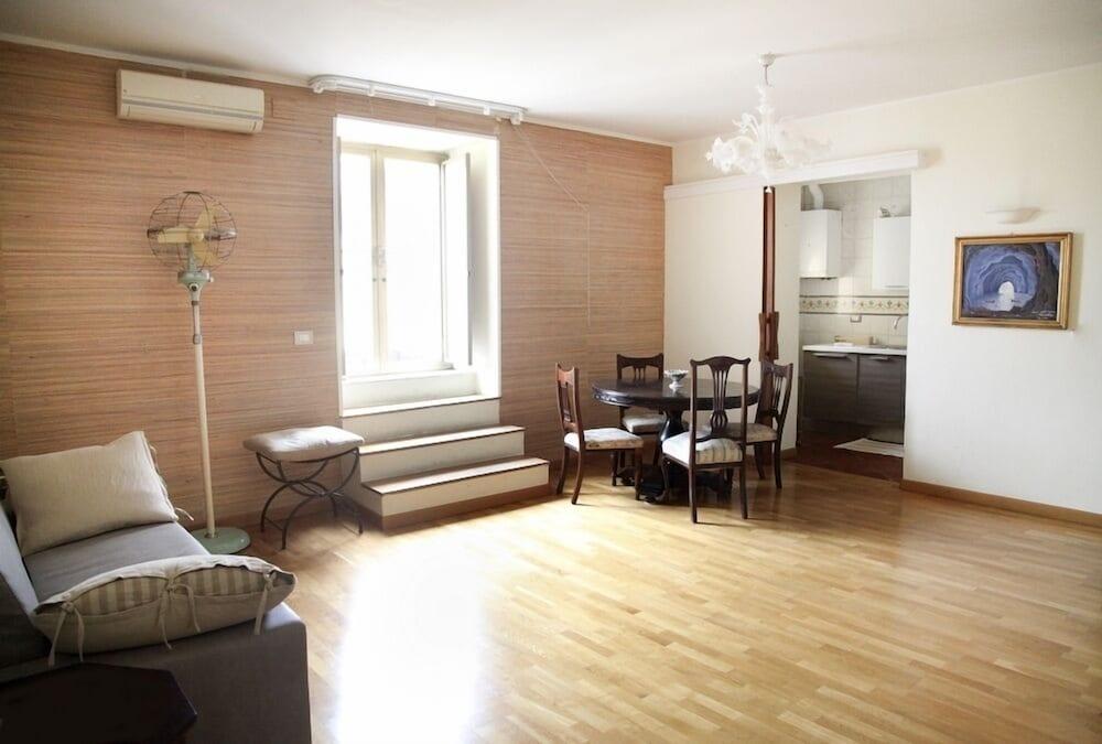 Gramsci Apartments