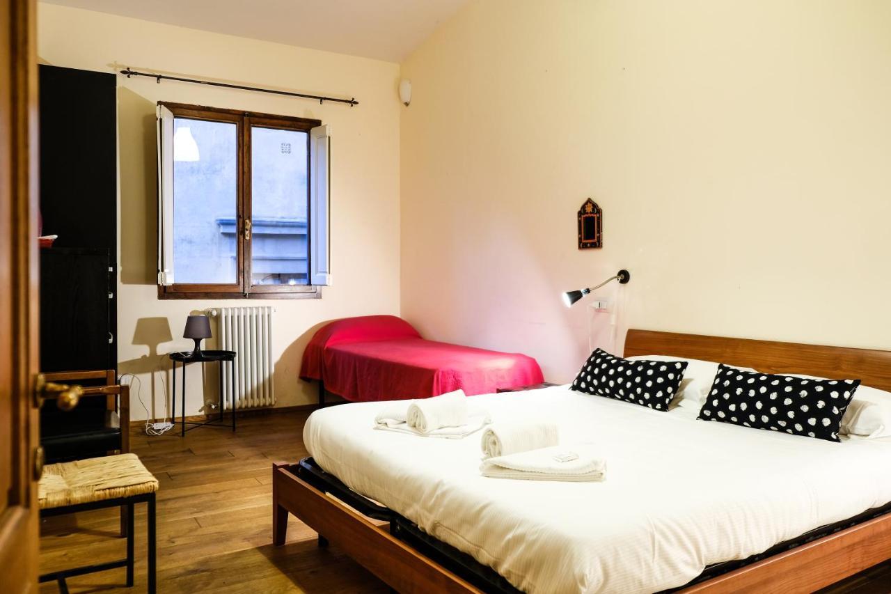 Spacious Apartment by Duomo 2