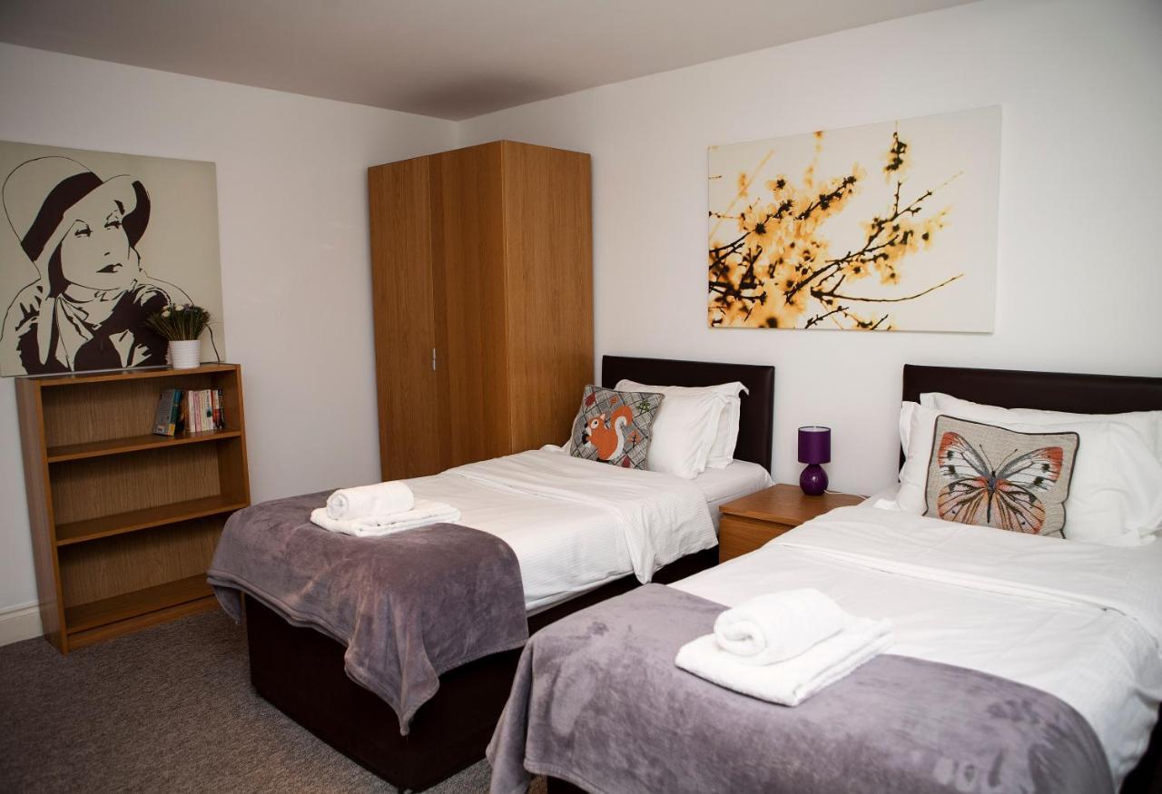 Apt 3, Trafalgar Sq Duplex, 3rd & 4th Floor by Indigo Flats 2
