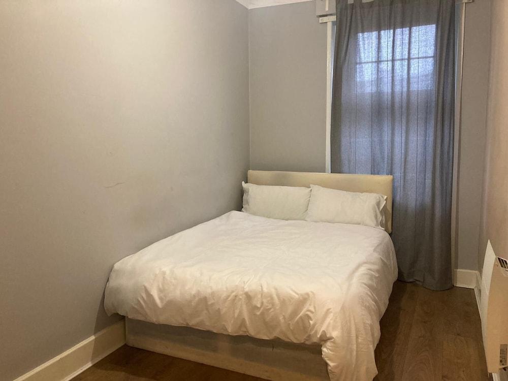 Three Bed Two Bath Apartment in London