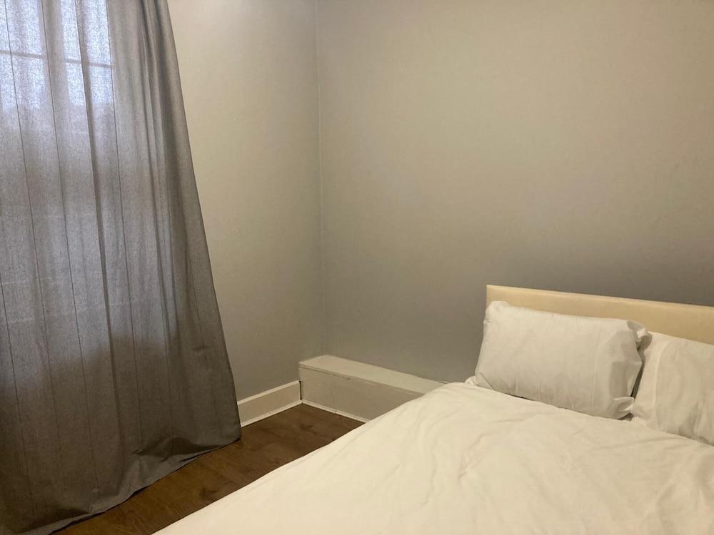 Three Bed Two Bath Apartment in London 2