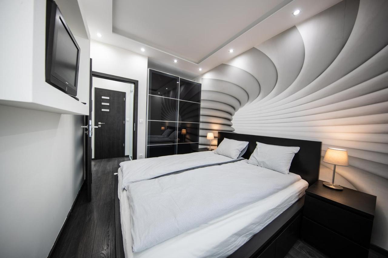 Spacious 3-Room Apartment with Free Parking