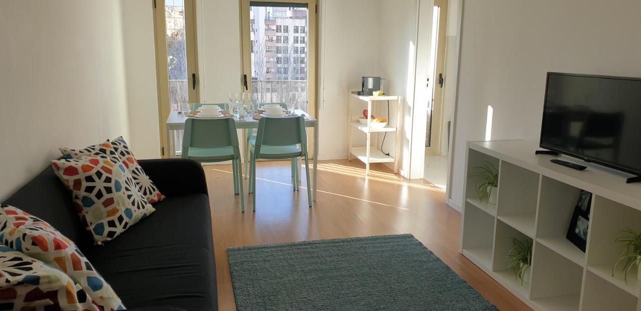 Central Flat Near Subway with Free Parking 1