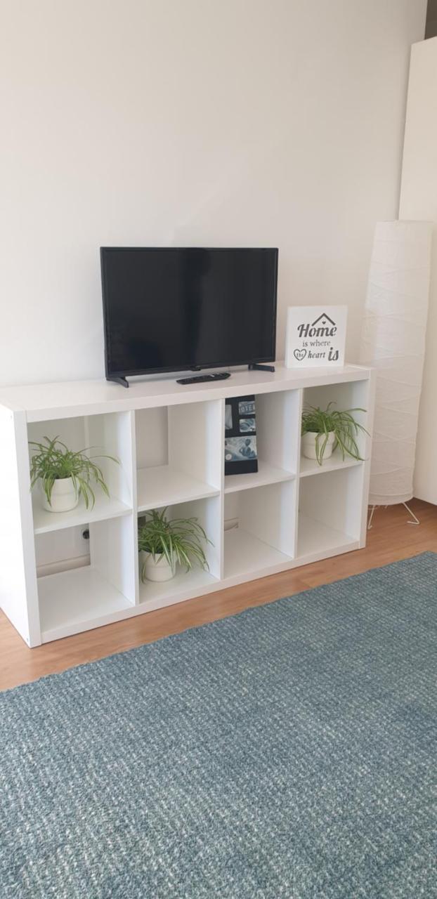 Central Flat Near Subway with Free Parking 2