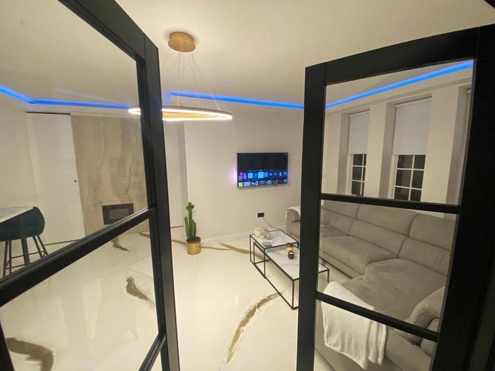 Beautiful And Modern Apartment in North London, Uk