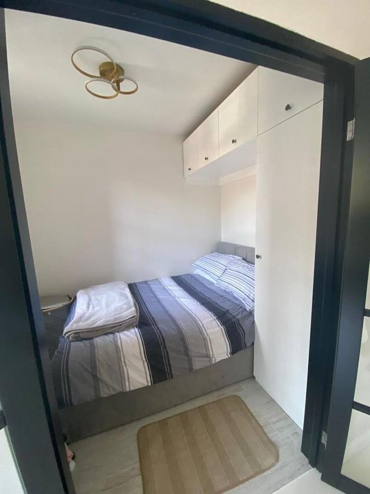Beautiful And Modern Apartment in North London, Uk 2