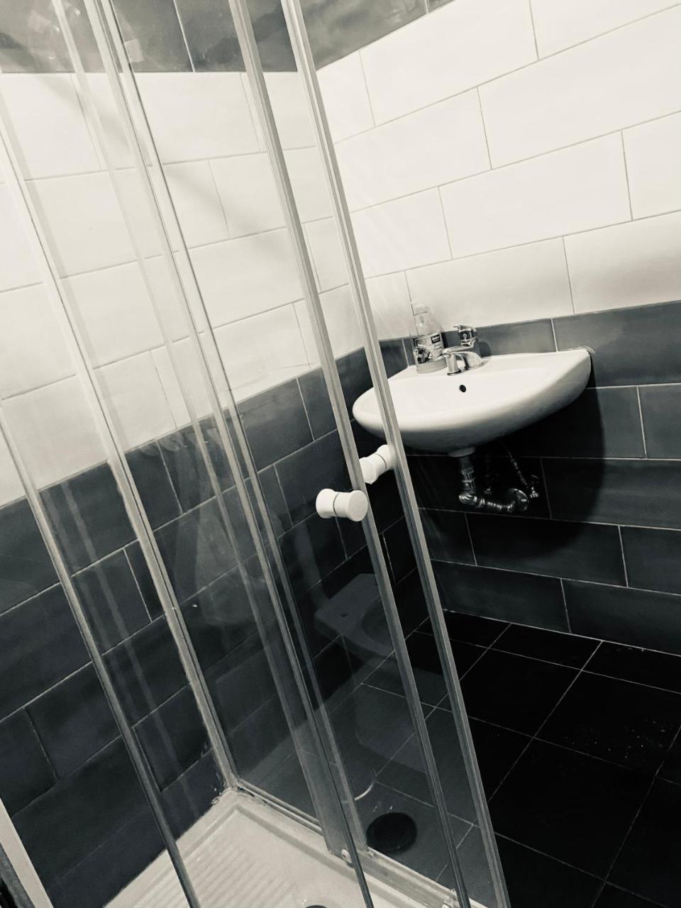 Dama Hostelbb 2