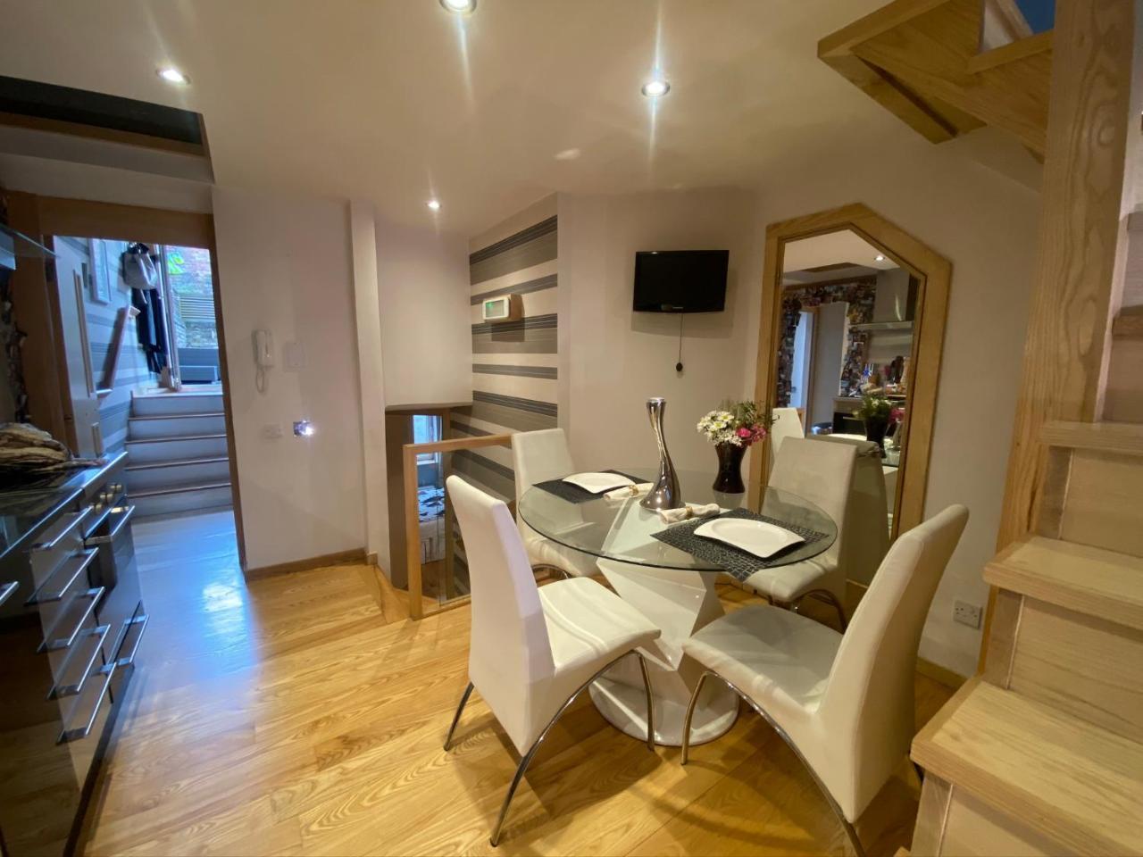 A Sun Drenched Garden Flat in the Heart of Fulham