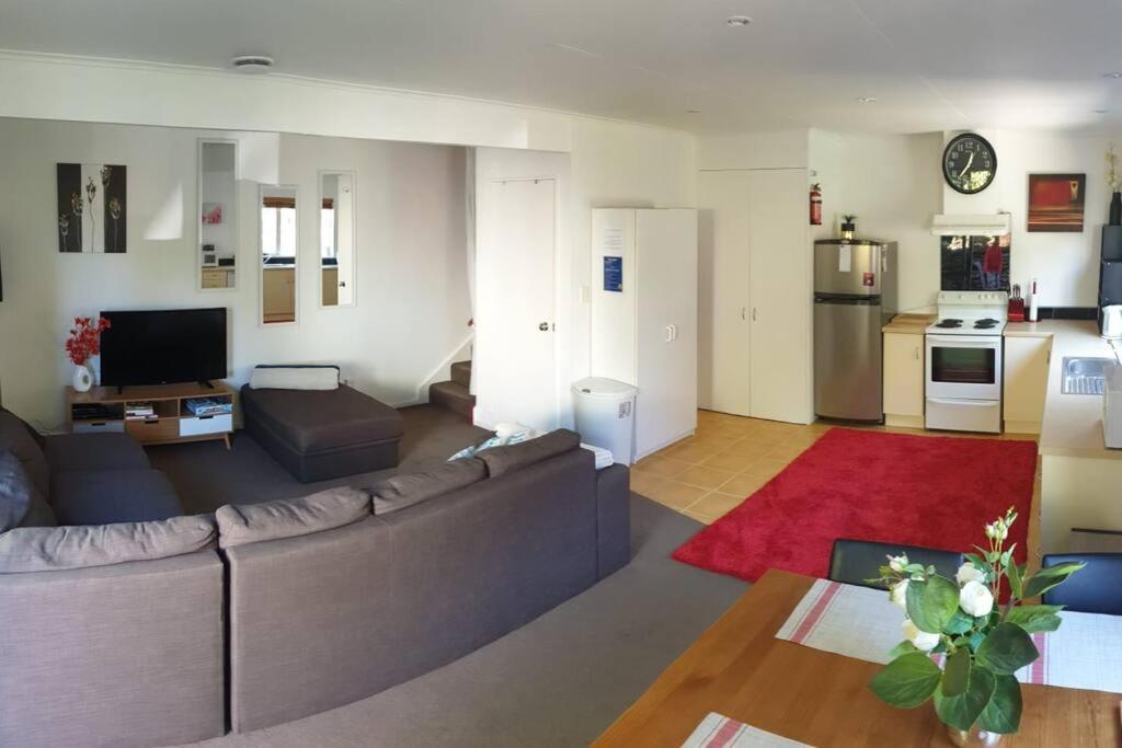 Central Cozy House - 10 Min Walk To Town 2