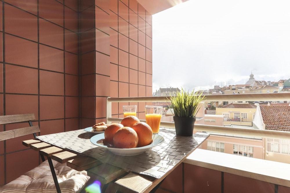 Modern Graca by Homing 1