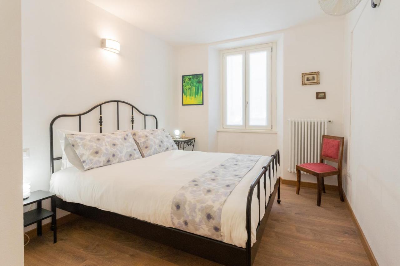 Da Pia in Historycal Como City Centre by Rent All Como