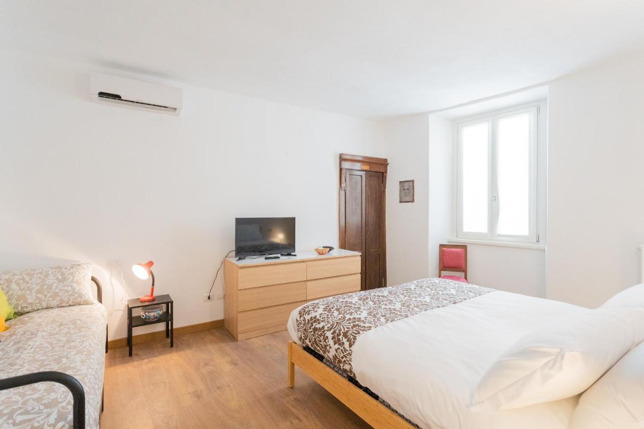 Da Pia in Historycal Como City Centre by Rent All Como 1
