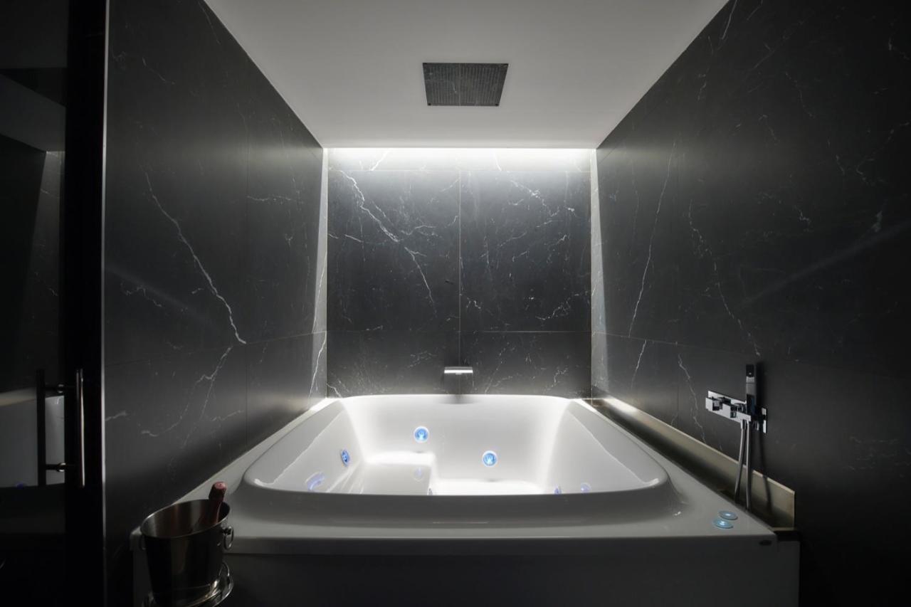 Five Stars Florence Luxury Apartments with Jacuzzi