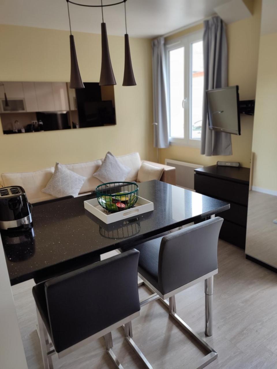 Appartement Avec Terrasse - M4 Lucie Aubrac
