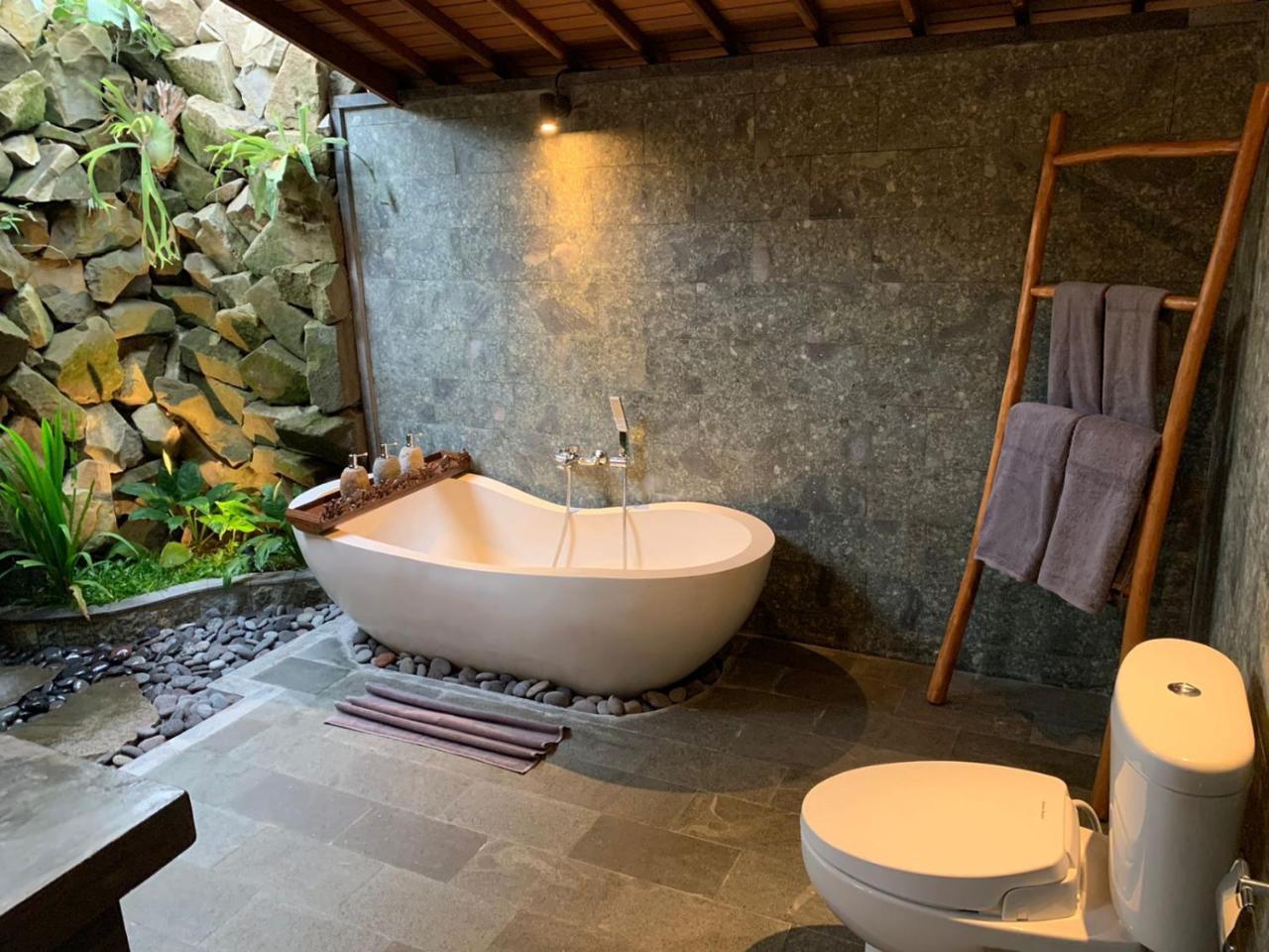 Aix Cottage Ubud 1