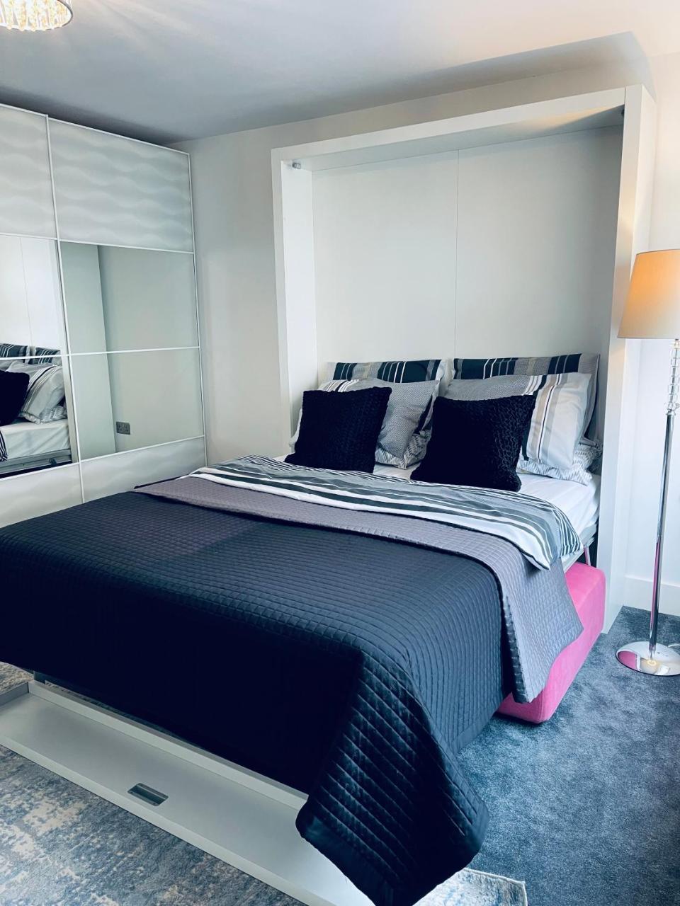 Central London Stylish Newly Decorated Studio Flat