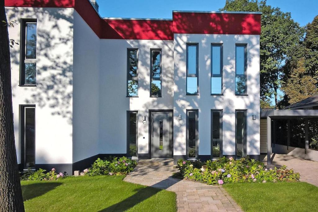 Semi-Detached Houses, Strausberg