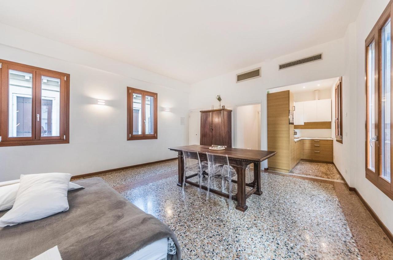 Ca' D'oro Suite 1