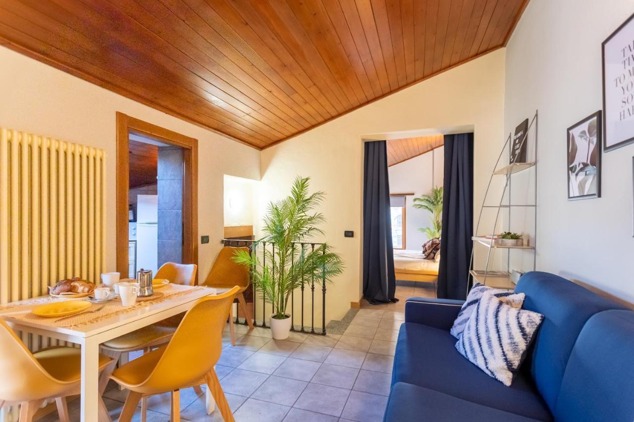 Blue Attic - Historical Como City Center by Rent All Como 2