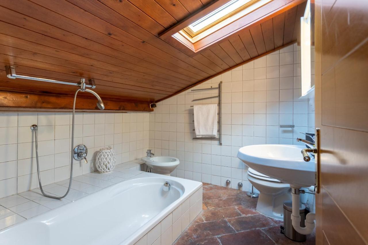 Blue Attic - Historical Como City Center by Rent All Como 1