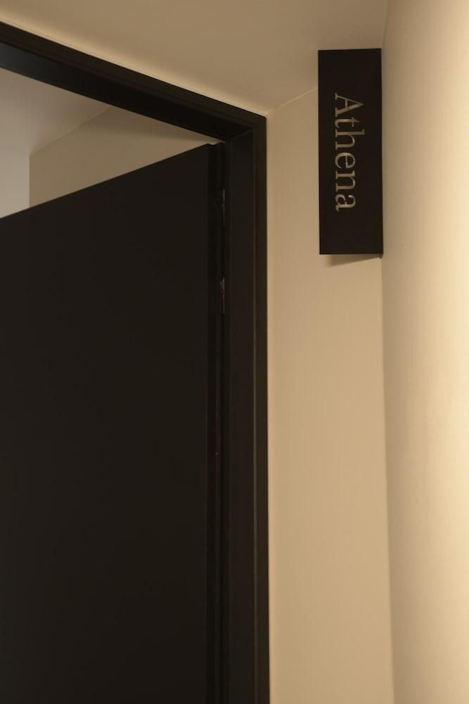 Cityzoe Athens Suites