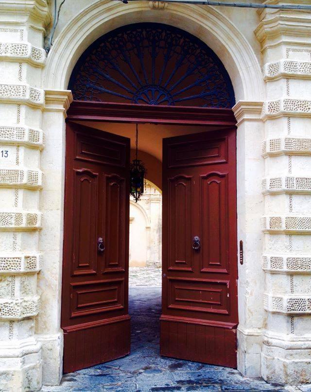 Sud Room Palazzo Rau Della Ferla (Adults Only) 2