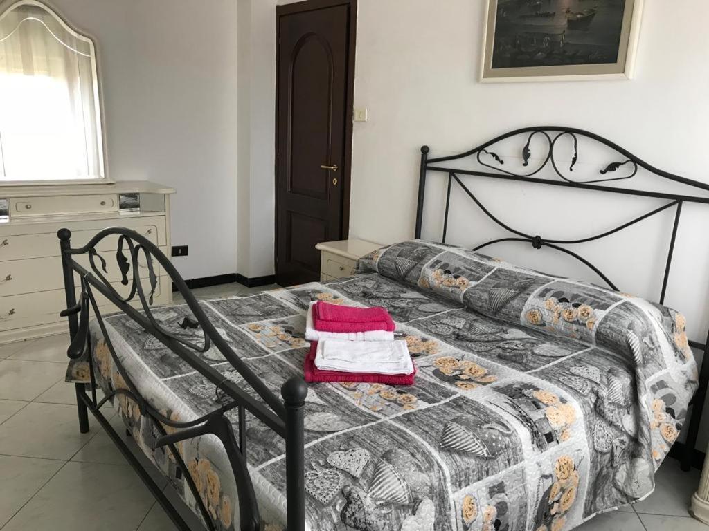 Neapolitan Rooms 1