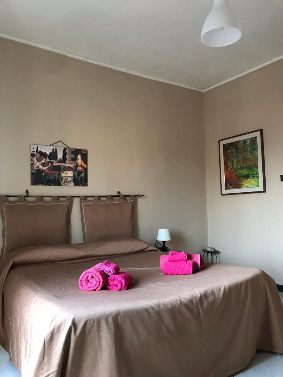 Neapolitan Rooms 2