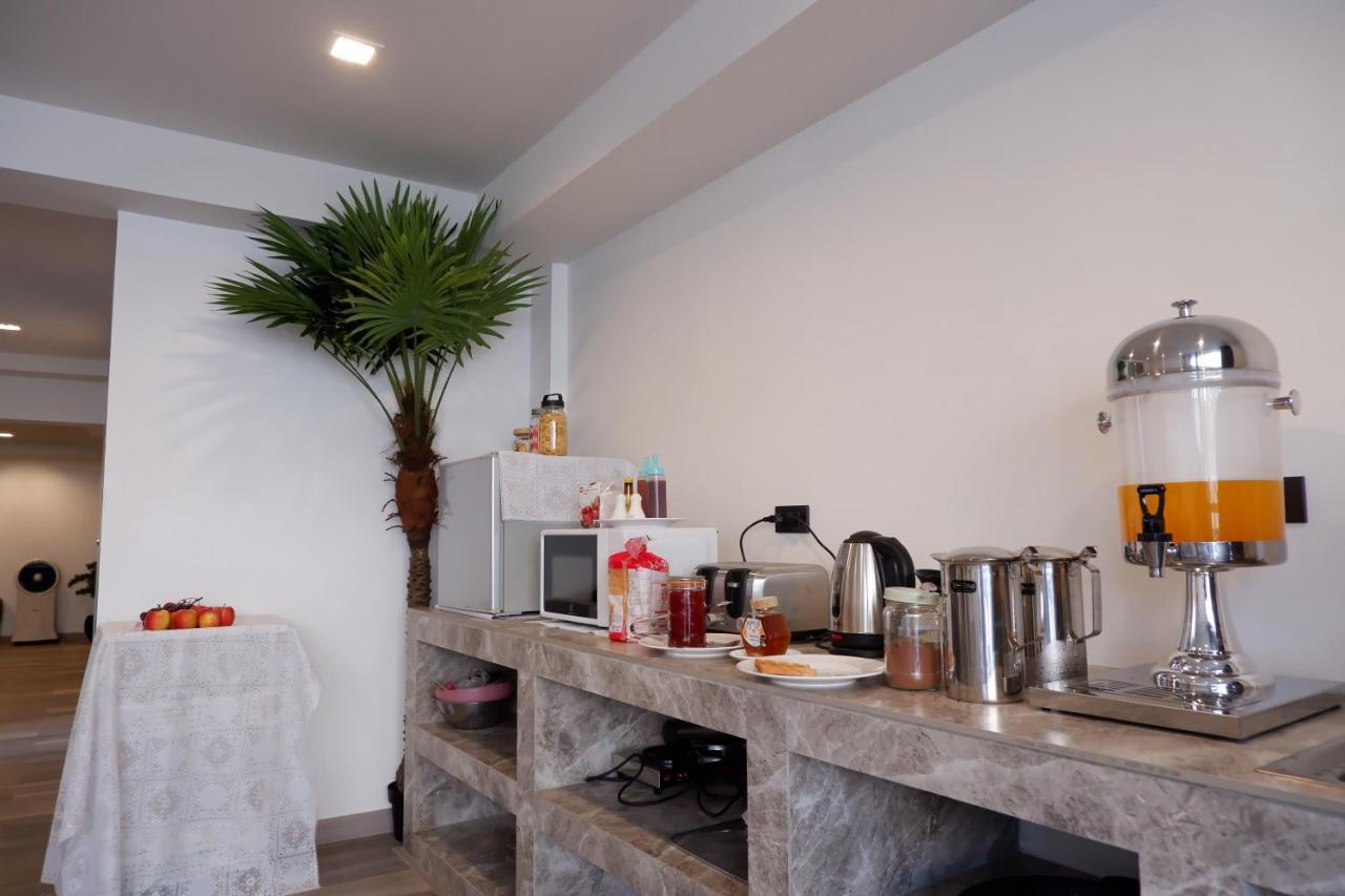 Baan Kun Mhor Hostel บ้านคุณหมอโฮสเทล (Adults Only) 1