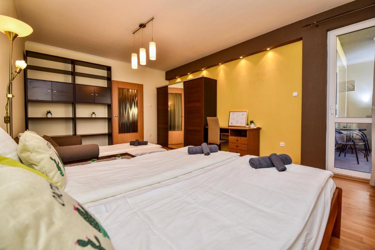 Cappuccino Apartment with Balcony And Free Parking (Adults Only)