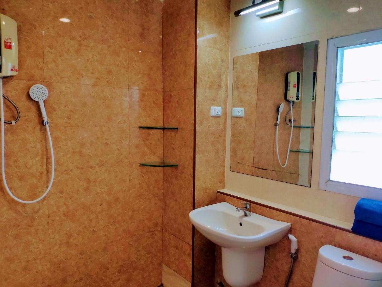 Quiet Studio with King Bed, Kitchen And Balcony (Adults Only) 1