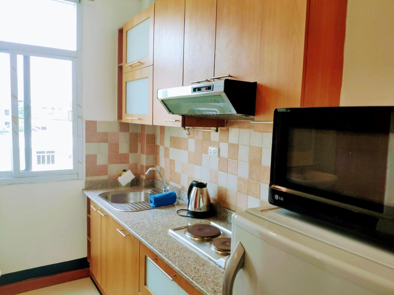 Quiet Studio with King Bed, Kitchen And Balcony (Adults Only) 2